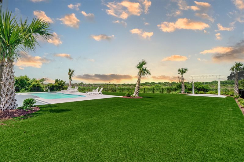 Edit_-_Lawn